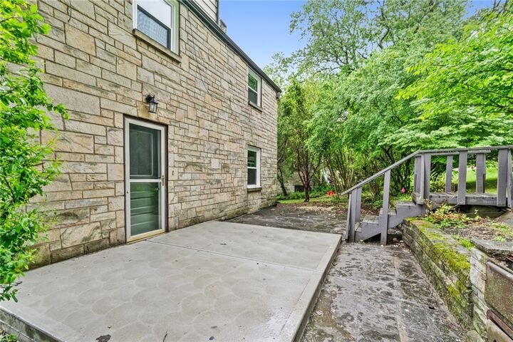 Property Photo:  1761 Bower Hill Rd  PA 15243 