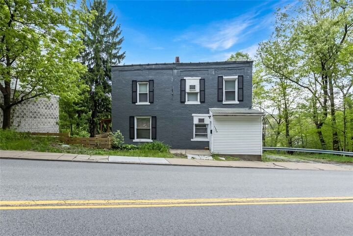 Property Photo:  1320 Pioneer Ave  PA 15226 