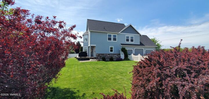 Property Photo: 7904 Easy St WA 98903