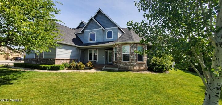 Property Photo: 7904 Easy St WA 98903