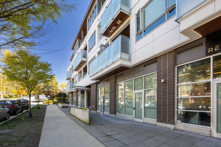 Property Photo: 711 W 14th Street 204 BC V7M 3E8