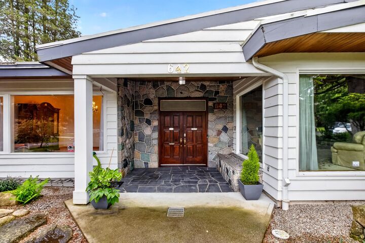 Property Photo: 642 W 53rd Avenue BC V6P 1K3