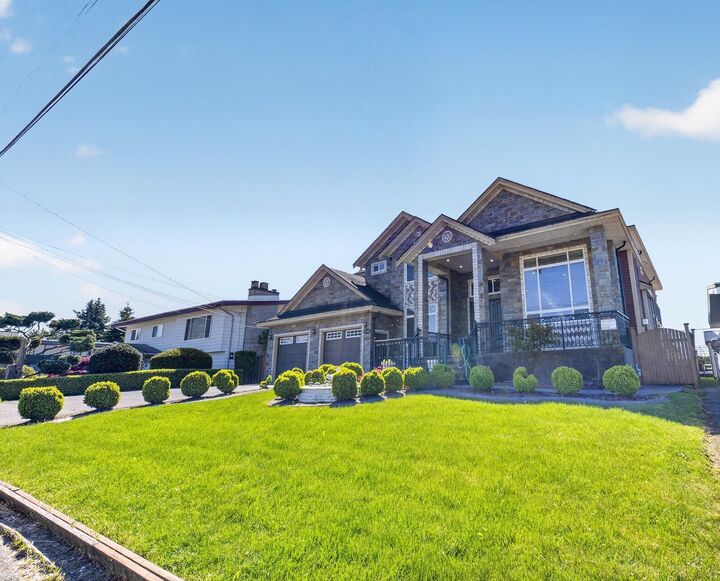 Property Photo: 31920 Glenwood Avenue BC V2T 1E5