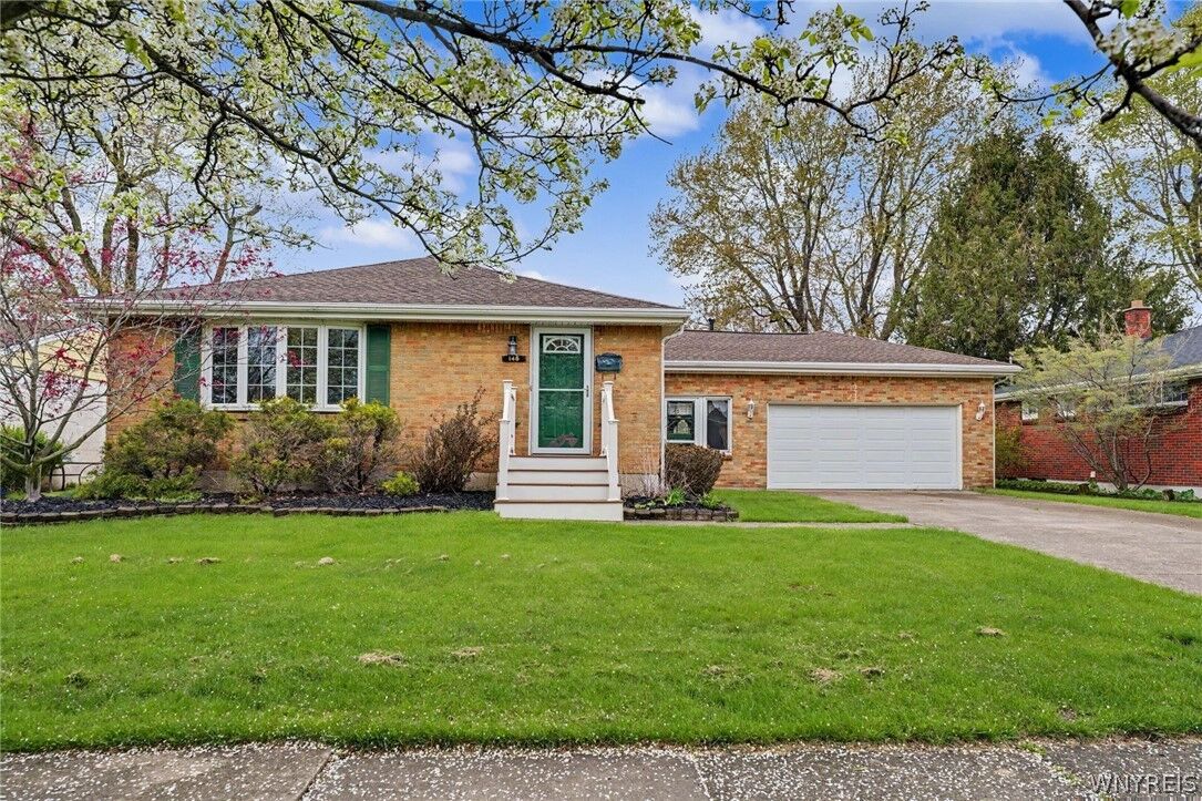 Property Photo:  146 Marycrest Lane  NY 14224 
