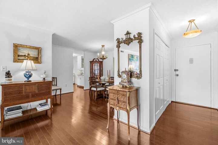 Property Photo:  1300 Army Navy Drive 608  VA 22202 