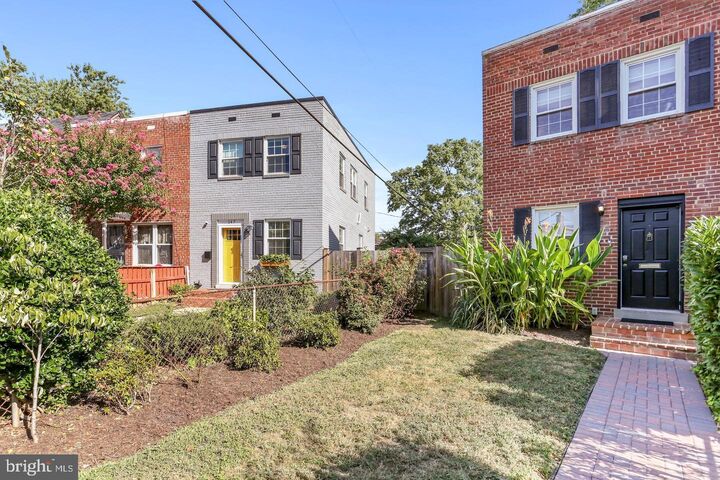 Property Photo:  145 Dale Street  VA 22305 
