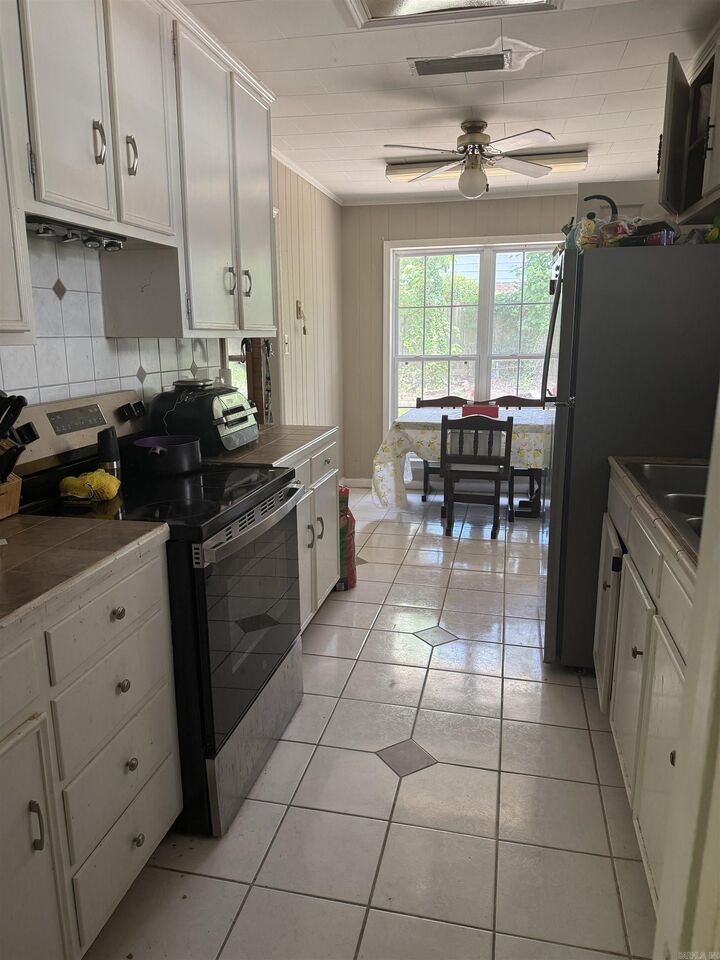 Property Photo:  702 Overstreet  AR 71742 