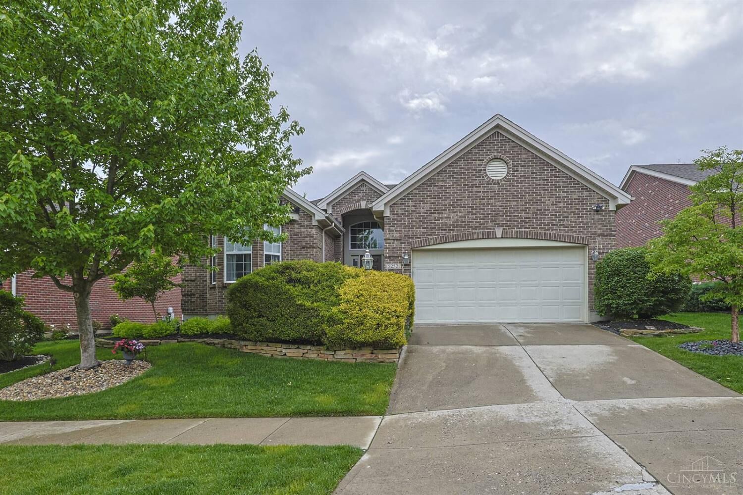 Property Photo:  5252 Venetian Way  OH 45152 