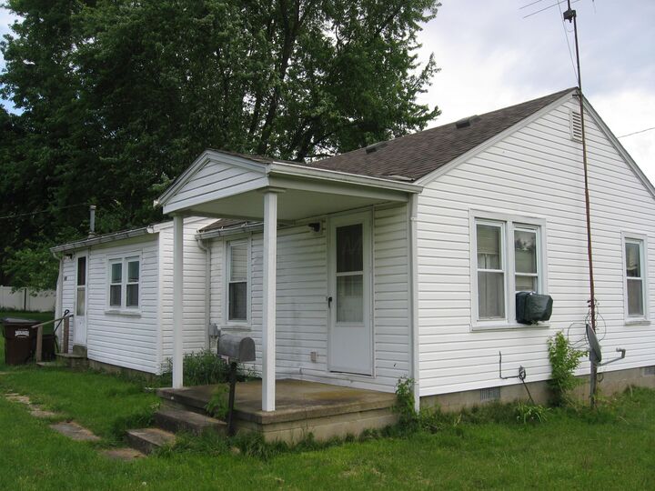 Property Photo:  140 E Lewis Avenue  OH 45169 