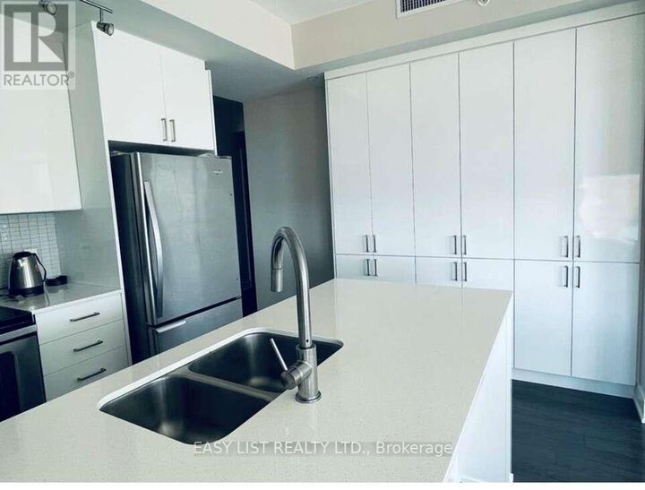 Property Photo: 118 Holmwood Avenue 705 ON K1S 5J5