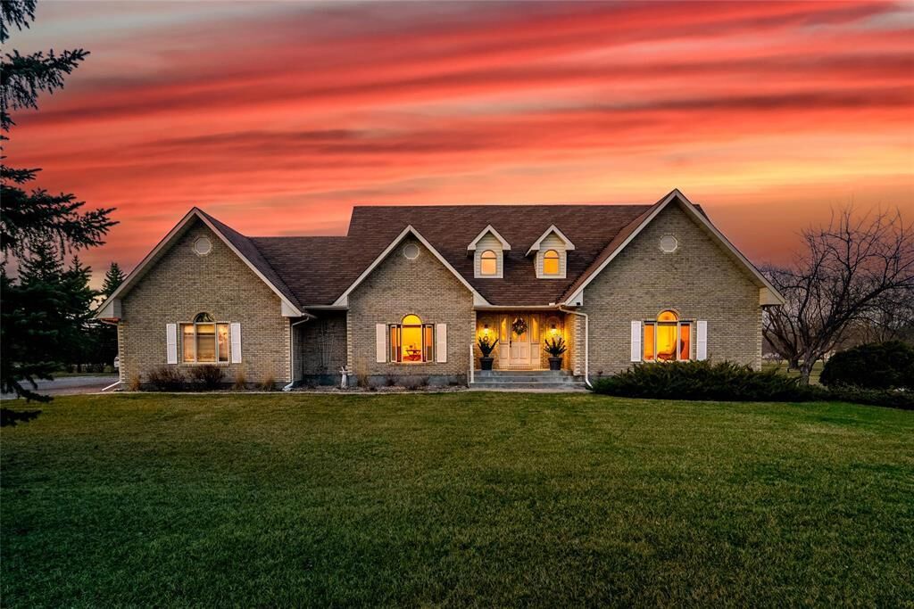 Property Photo:  9 Michael Bay  MB R1A 2Z8 