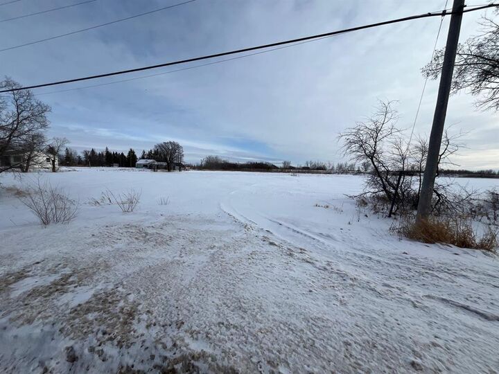 Property Photo:  5137 Henderson Highway  MB R1C 0B7 