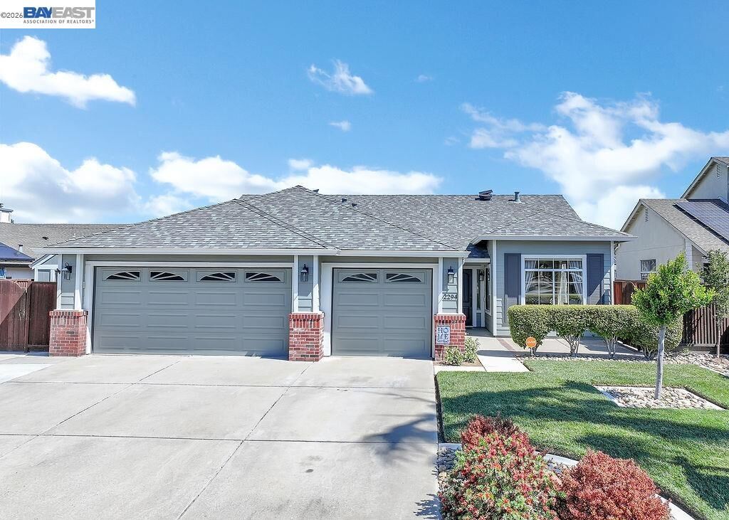 Property Photo:  2294 El Monte Dr  CA 94561 