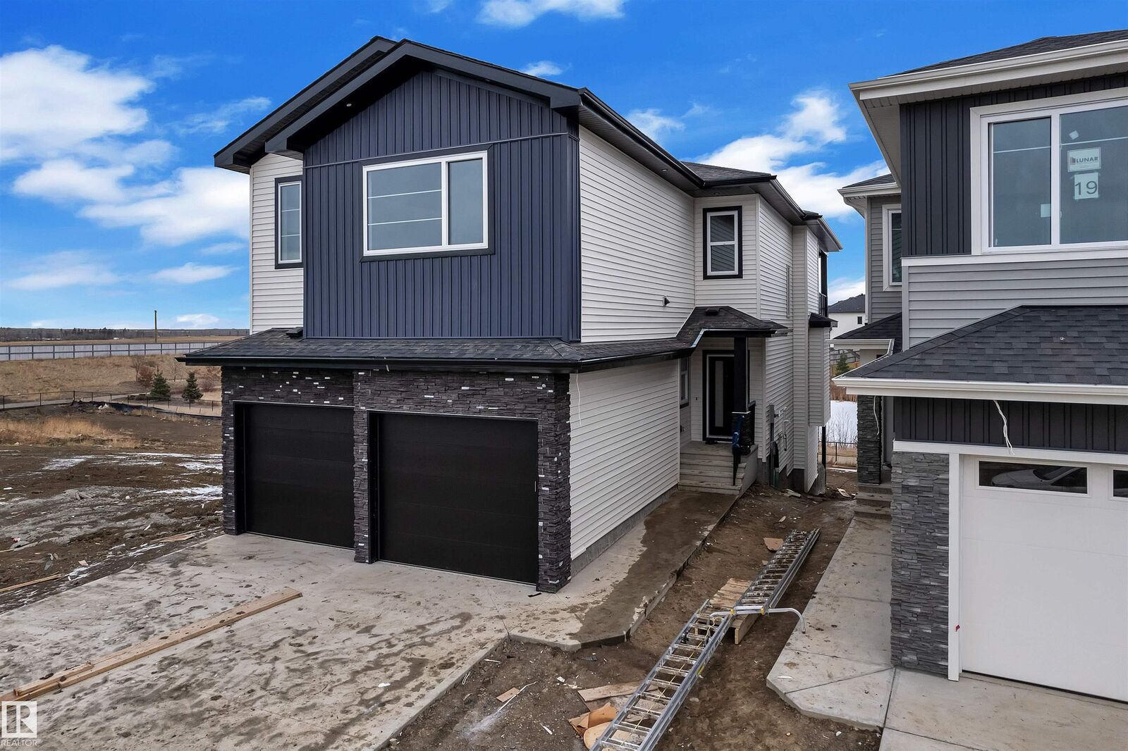 Property Photo: 21 Axelwood Crescent AB T7X 3C6