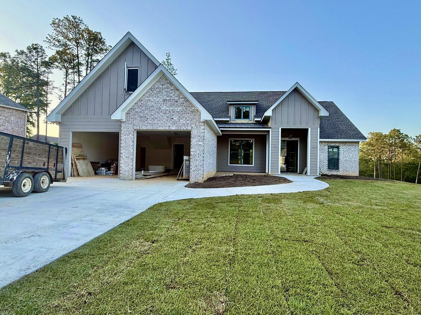 Property Photo:  124 Brookhollow Blvd.  MS 39402 