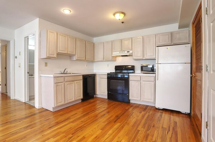 Property Photo:  632 Adams St 3  NJ 07030 