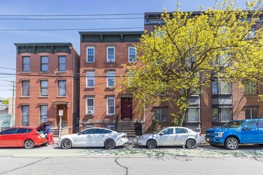 Property Photo:  204 Christopher Columbus Dr 1  NJ 07302 