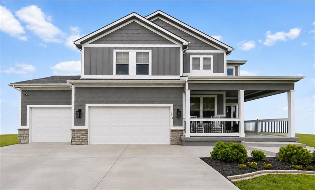 Property Photo:  1334 N 161st Terrace  KS 66007 