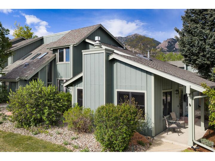 Property Photo:  17 Benthaven Pl  CO 80305 