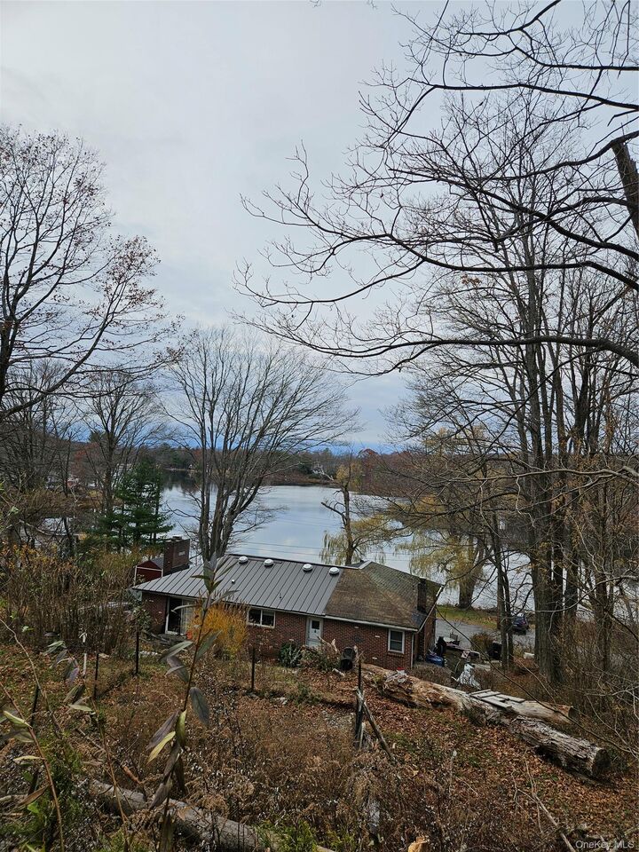 Property Photo:  35 Apple Street  NY 10974 