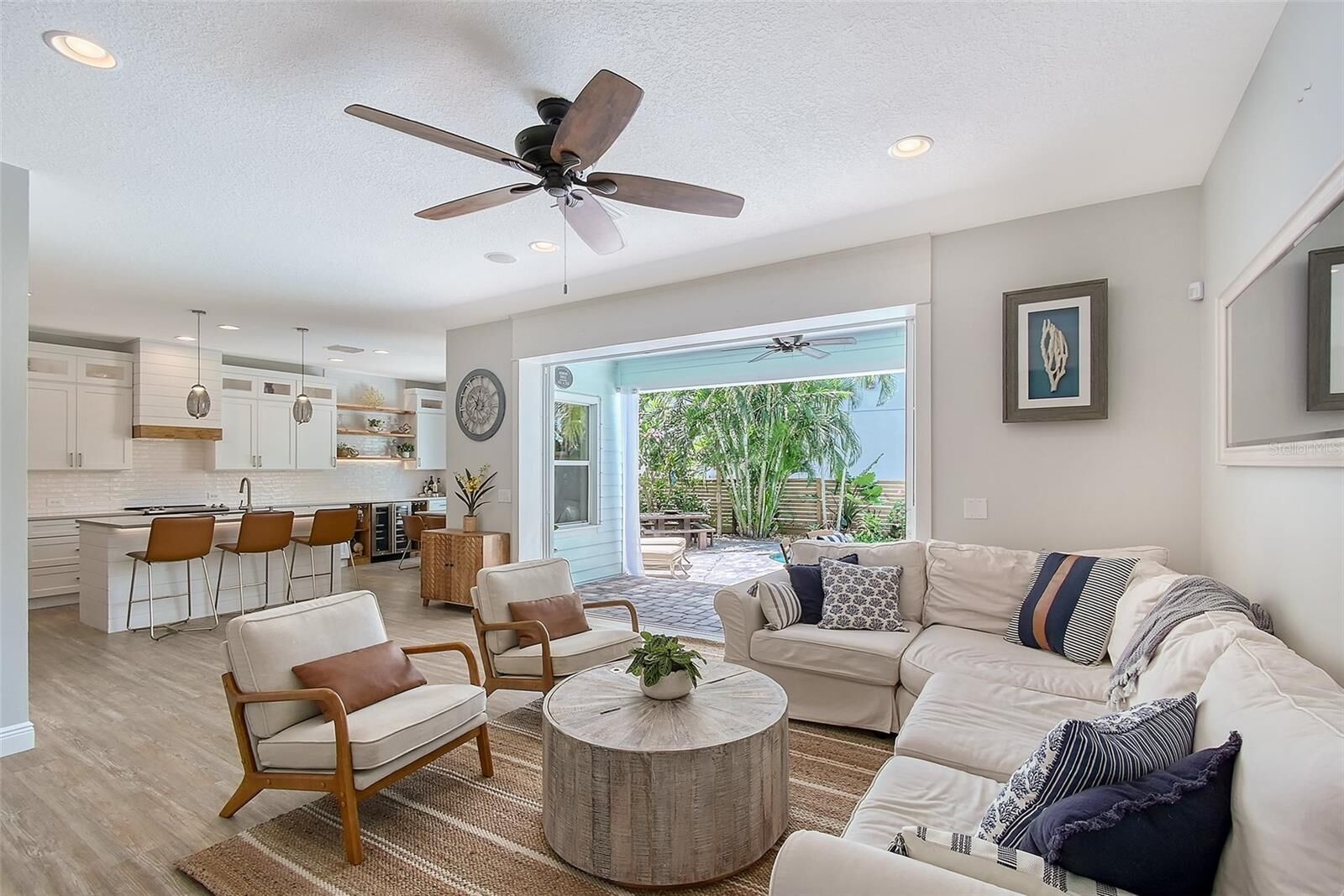 Property Photo:  1738 Siesta Drive  FL 34239 