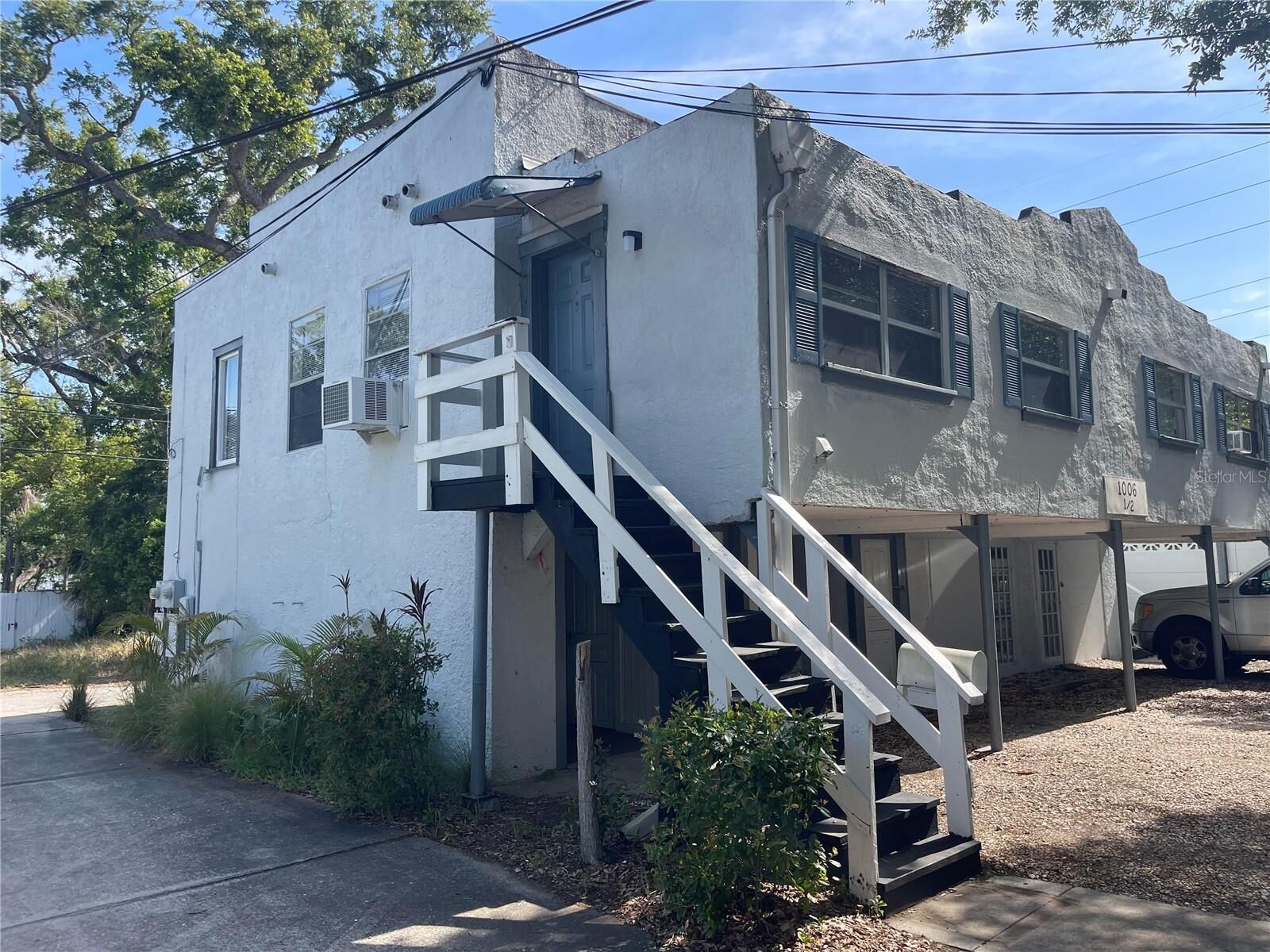 Property Photo: 1006 1/2 Drew Street FL 33755