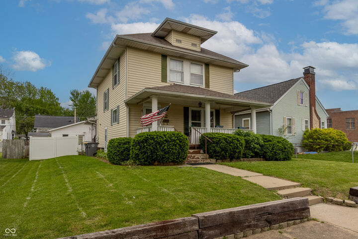 Property Photo: 606 N Pine Street IN 47274
