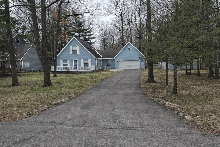 Property Photo:  124 Winding Drive  MI 48629 