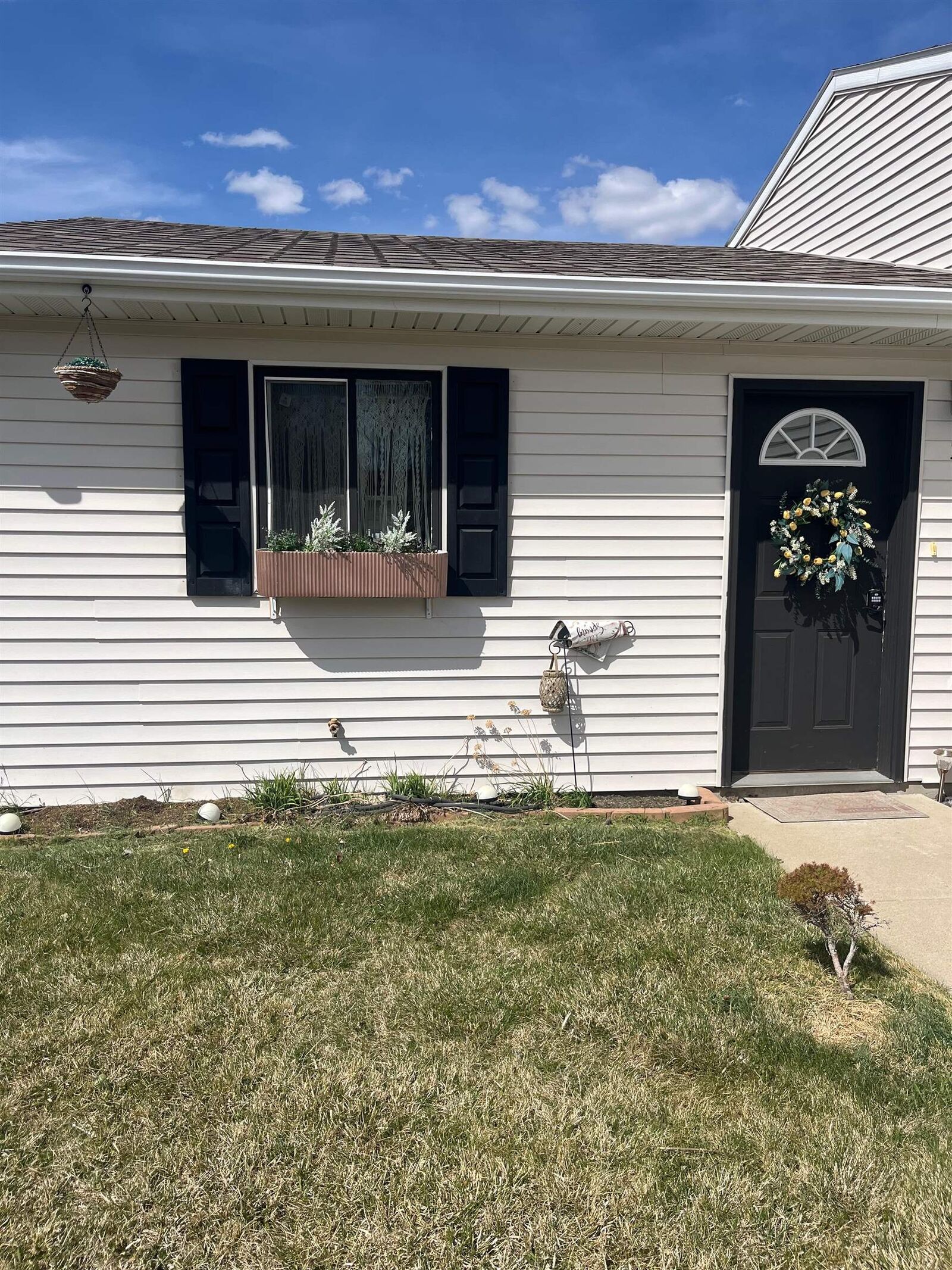 Property Photo:  514 NW 27th Ave  ND 58703 