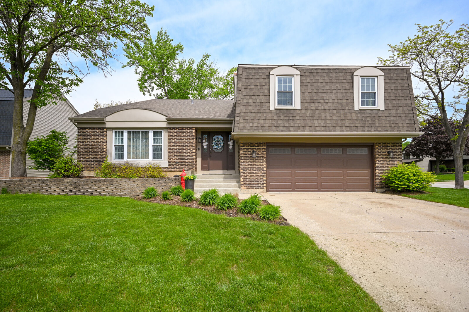 Property Photo:  2234 Appleby Drive  IL 60189 