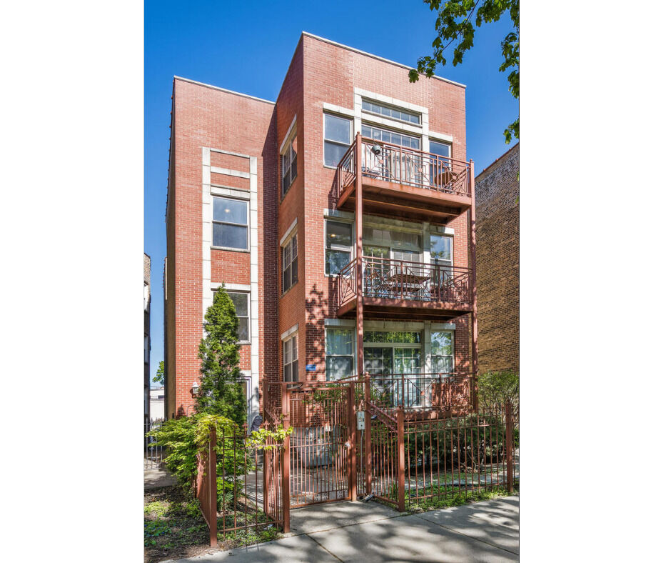 Property Photo: 6507 N Bosworth Avenue G IL 60626