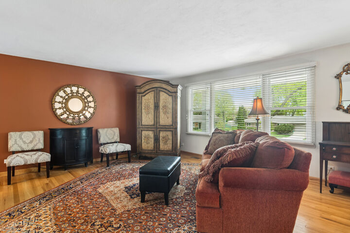 Property Photo: 1029 Webster Lane IL 60193