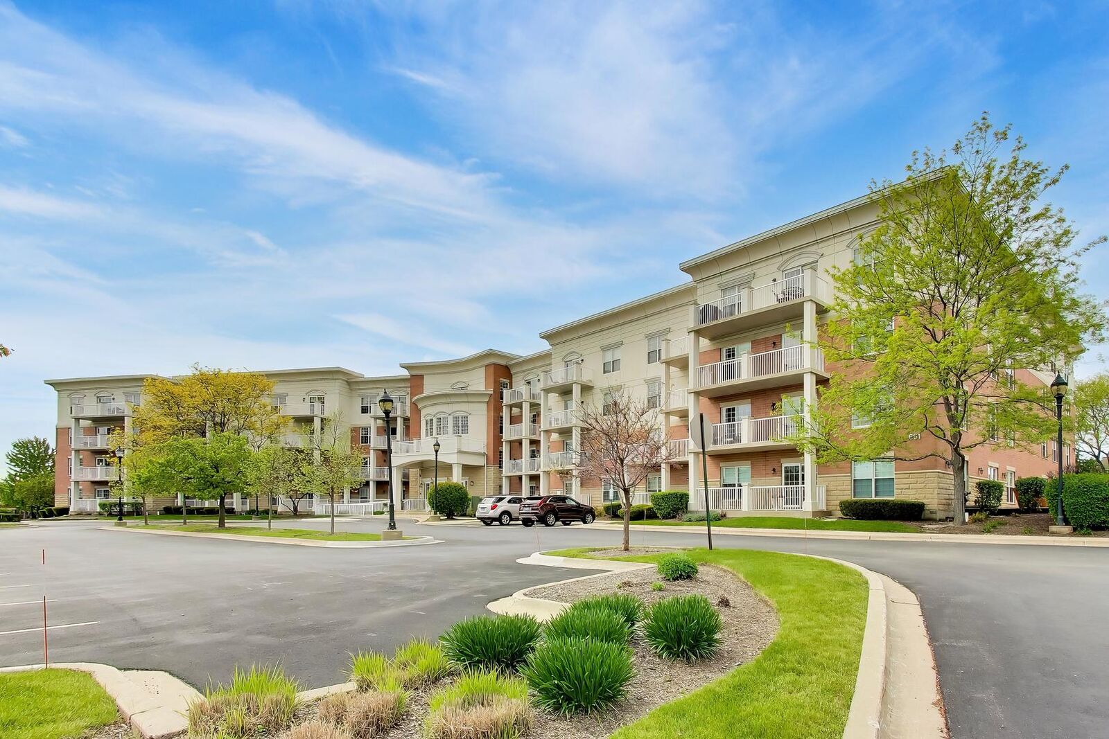 Property Photo:  601 W Rand Road 201  IL 60004 