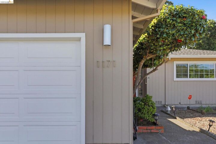 Property Photo: 1171 Cambridge St CA 94947