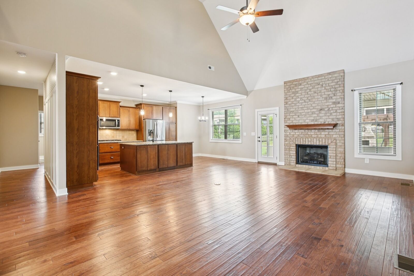 Property Photo: 207 Manscoe Pl TN 37043
