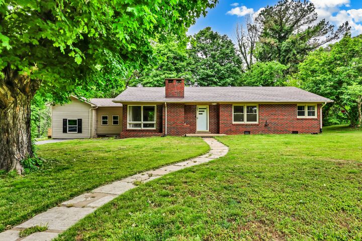 Property Photo:  301 Main St  TN 37050 