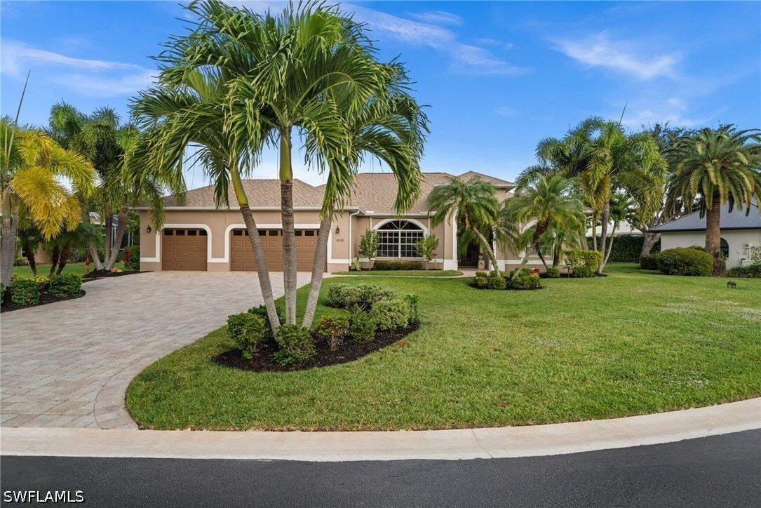 Property Photo:  2035 Teagarden Lane  FL 34110 