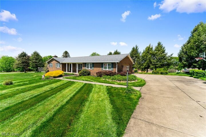 Property Photo:  49325 S Park Circle  OH 43920 