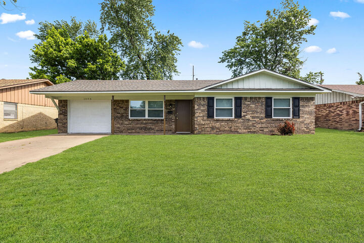Property Photo:  1606 Princeton Avenue  AR 72762 