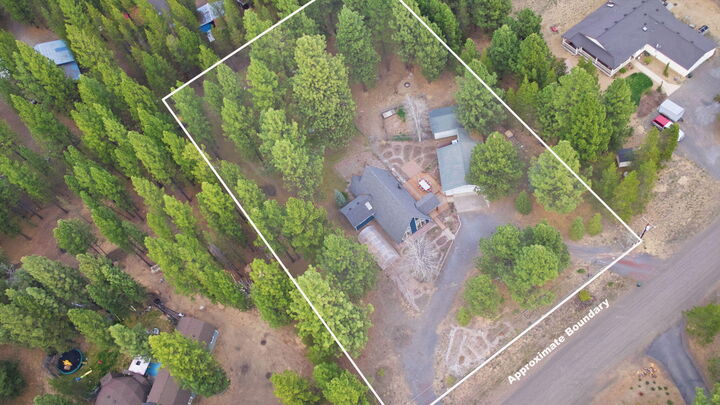 Property Photo: 15884 Yellowood Court OR 97739