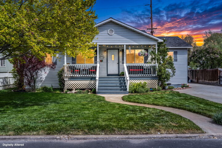 Property Photo:  683 NW 5th Street  OR 97754 