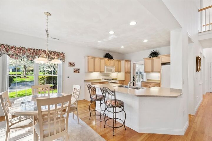 Property Photo: 91 Emerald Ct 91 MA 01876