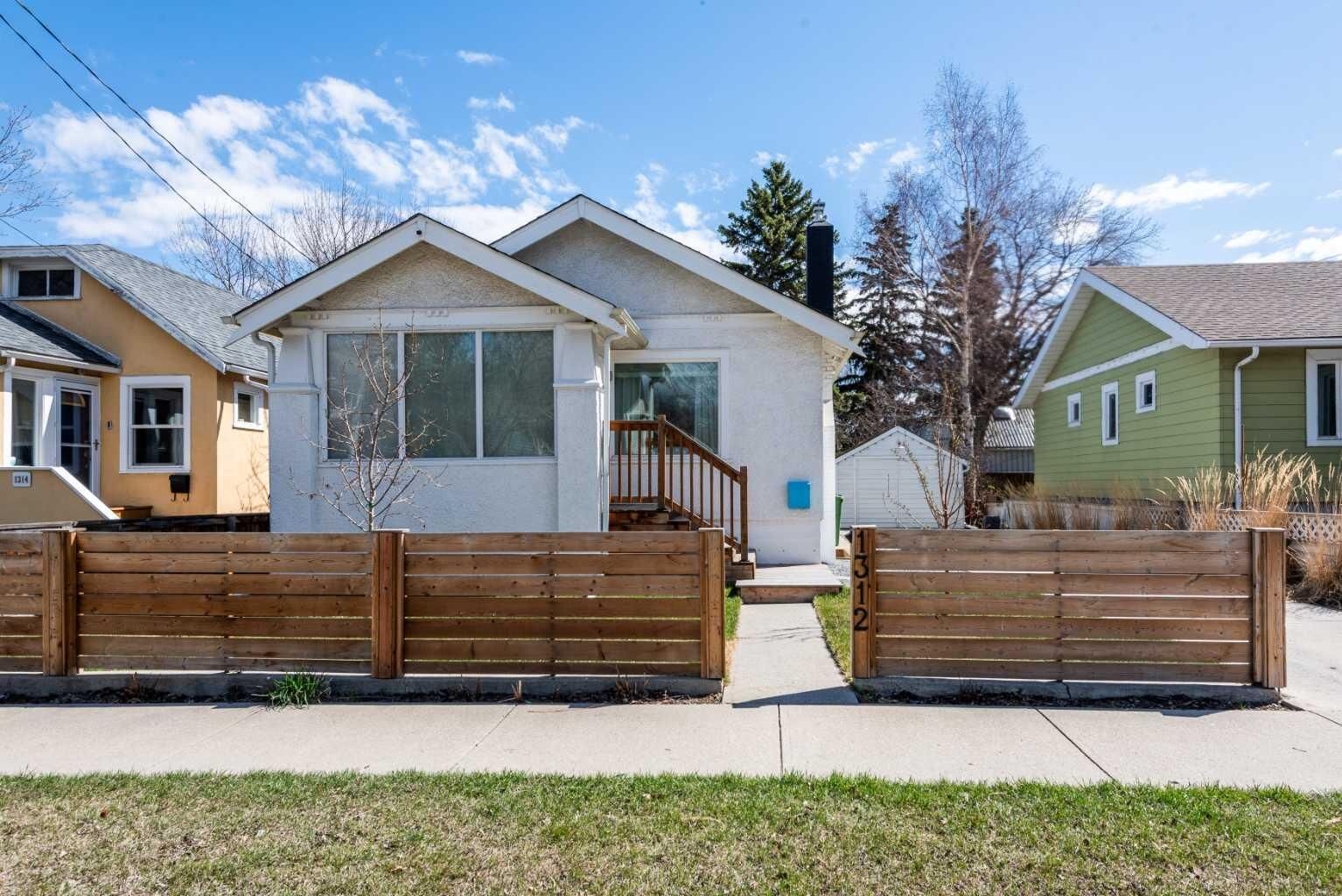 Property Photo:  1312 4 Street NW  AB T2N 2A4 
