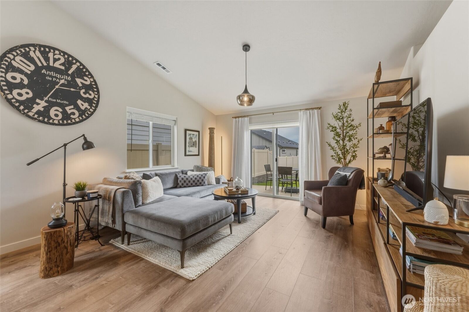 Property Photo: 1375 Pat Avenue WA 99362