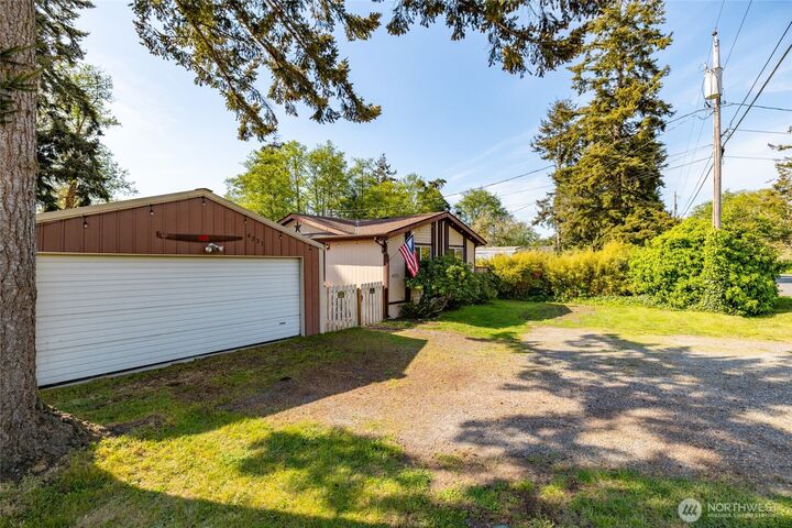 Property Photo:  4331  Hamilton Drive  WA 98277 