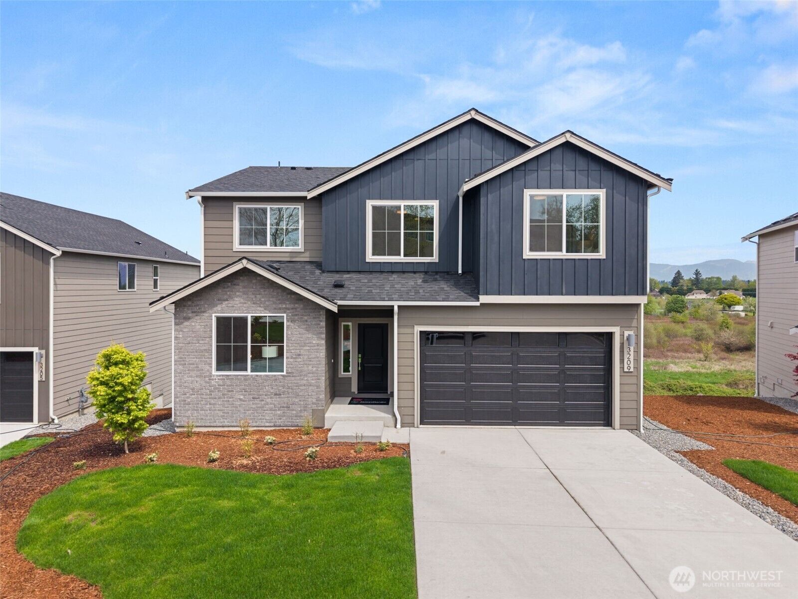 Property Photo:  3209  219th Avenue E  WA 98391 