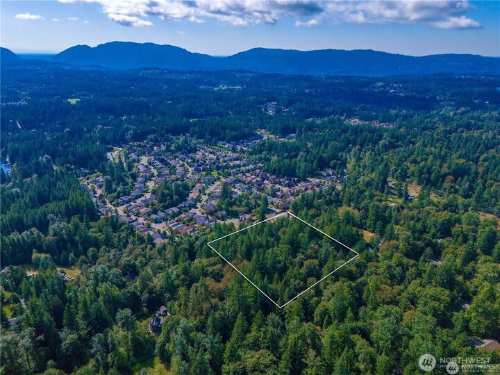 Property Photo:  25010 SE 17th Street  WA 98075 