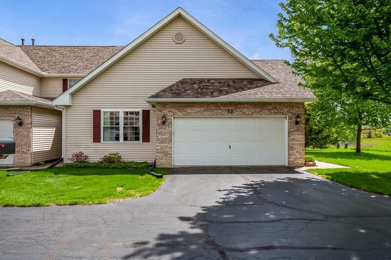 Property Photo:  12014 Baneberry Dr #32  IL 61073 