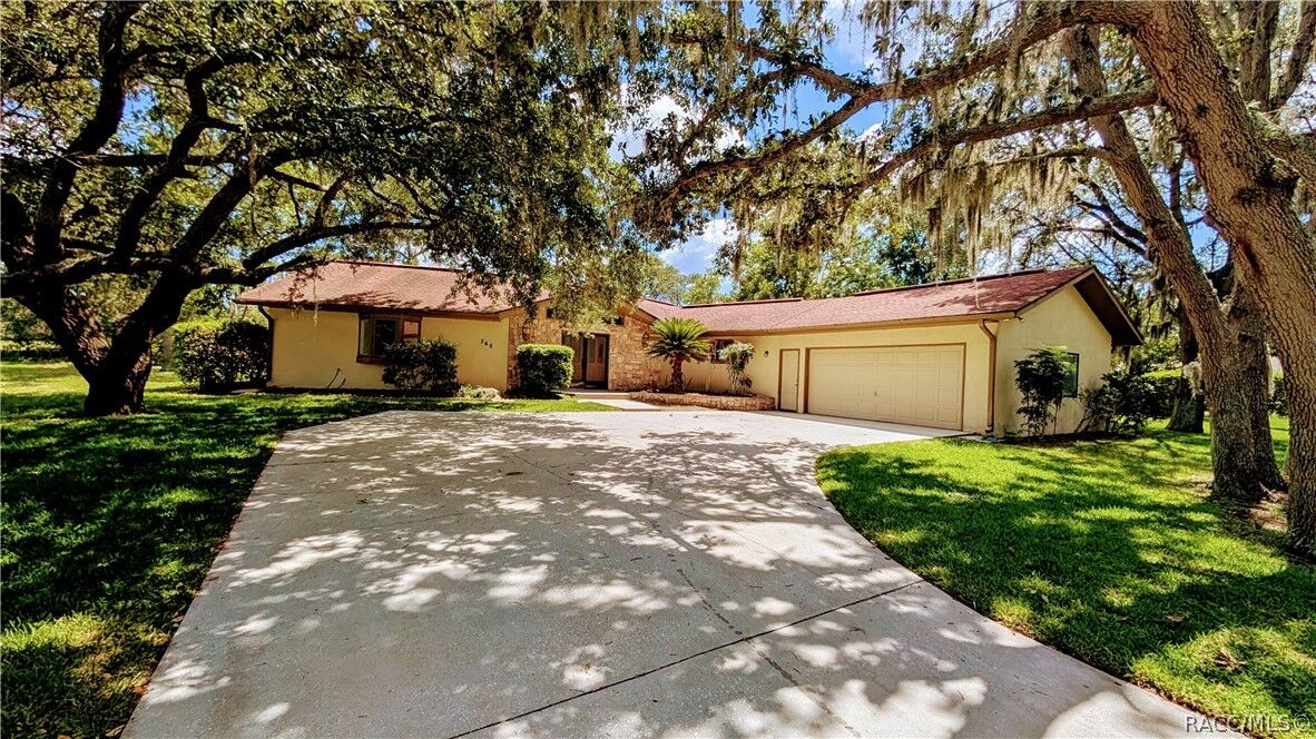 Property Photo:  768 E Jenkins Court  FL 34442 