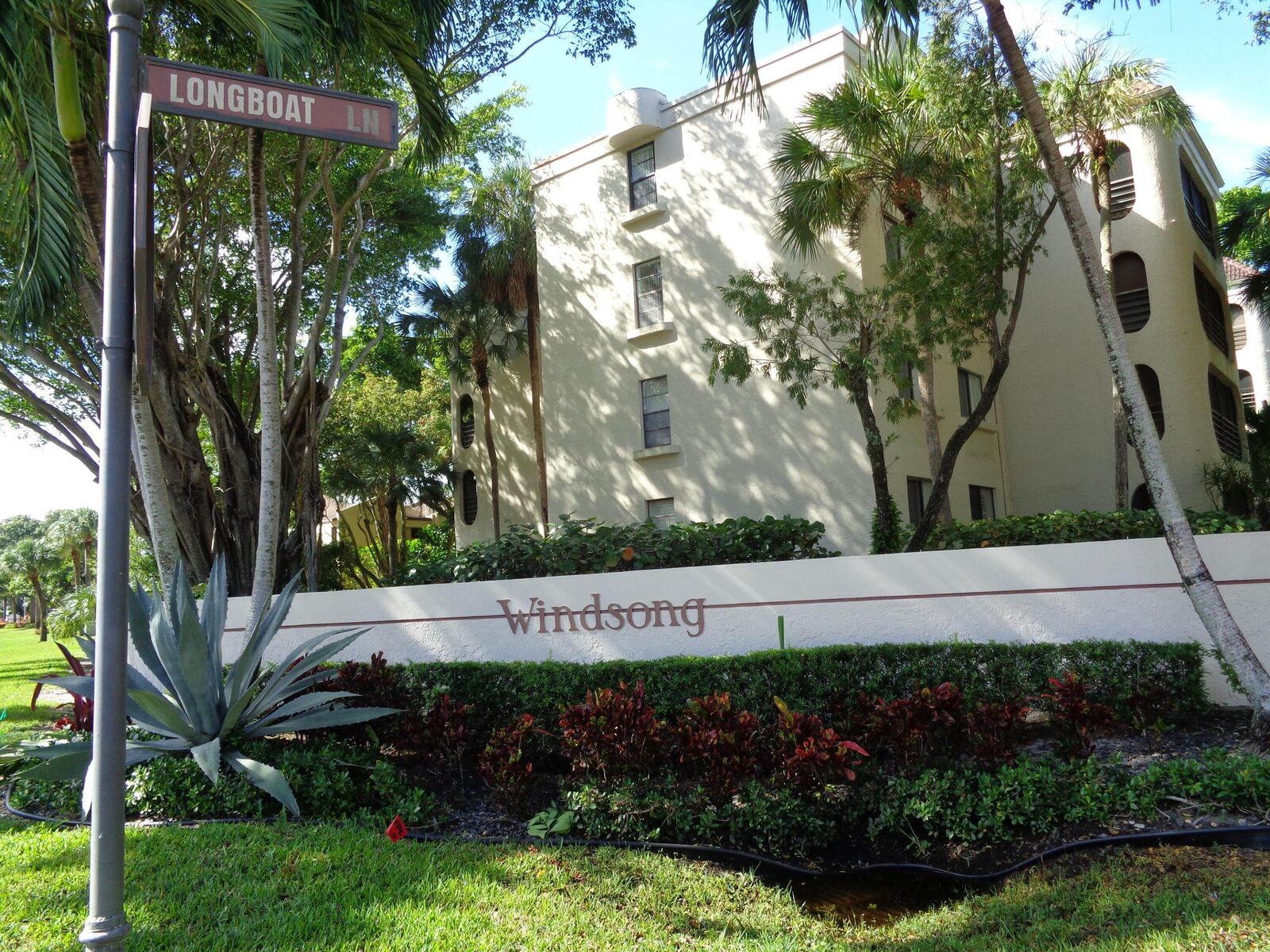 Property Photo:  6328 W Longboat Ln Lane W 201  FL 33433 